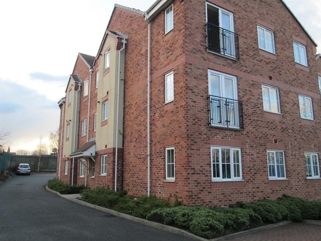 Property photo 1 of 9 40 Flash Road Front.Jpg