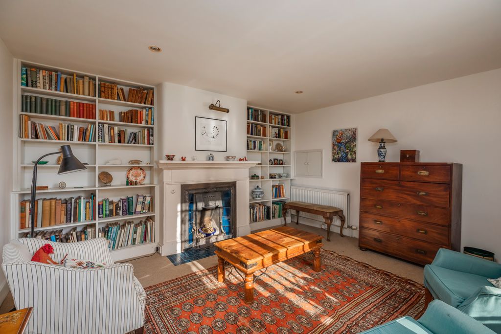 Property photo 2 of 15 Sitting Room