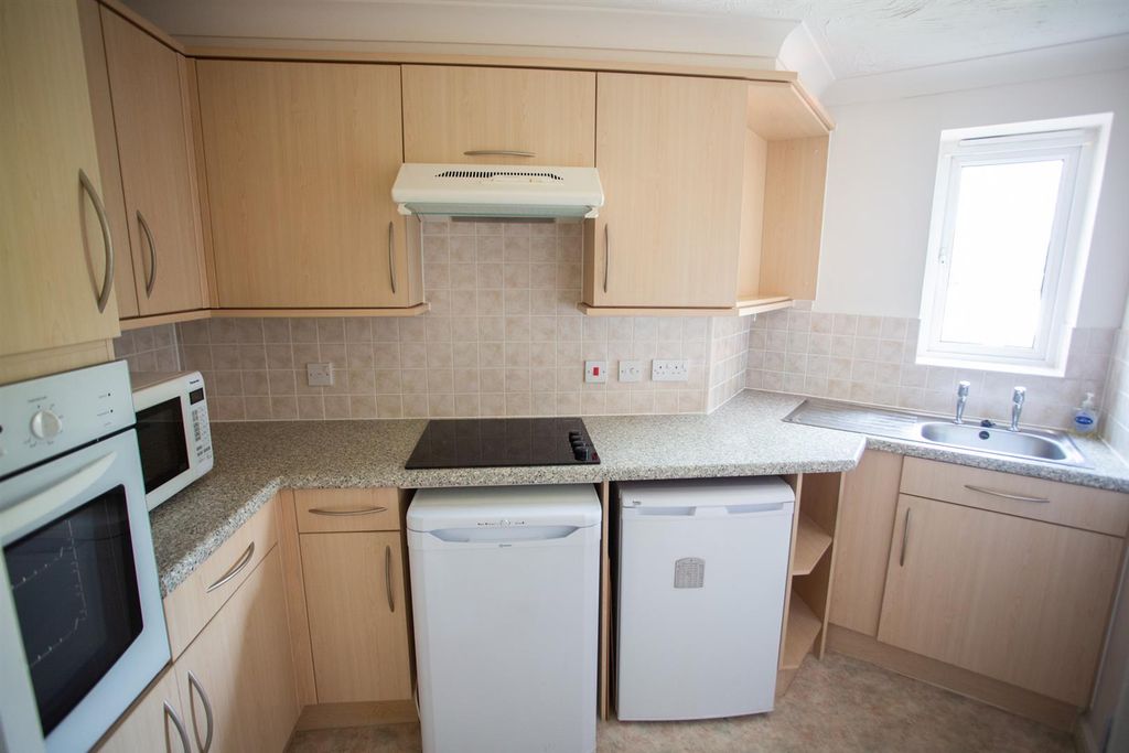 Property photo 2 of 7 Derb9418.Jpg