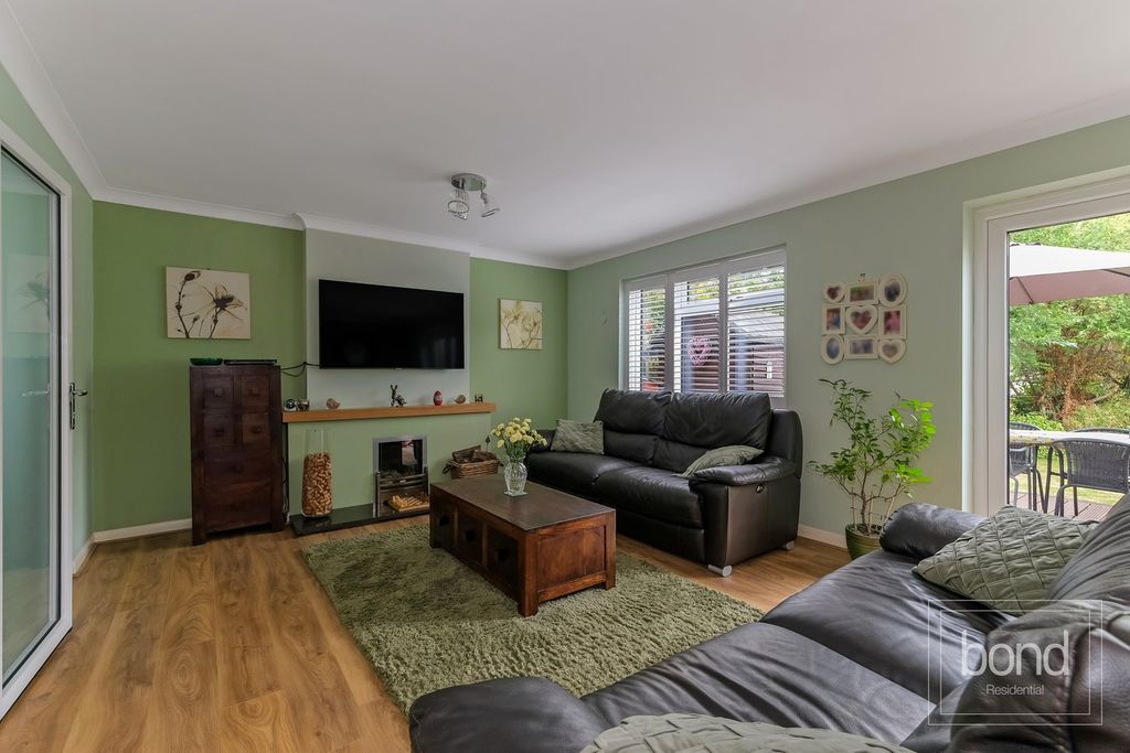 Property photo 2 of 21