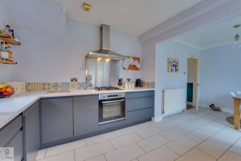 Property photo 2 of 12 Dsc01976-Dsc01980