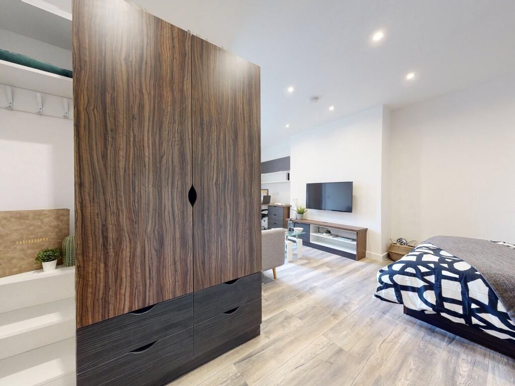 Property photo 3 of 7 Gallery