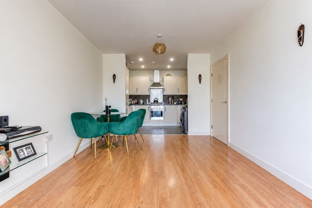 Property photo 3 of 9 12