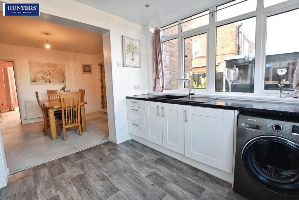 Property photo 2 of 24 Kitchen