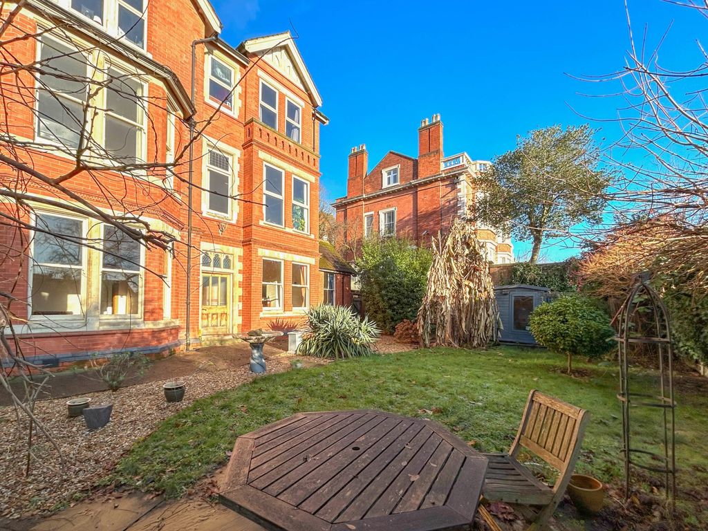 Property photo 1 of 11 Newcastle 11-1
