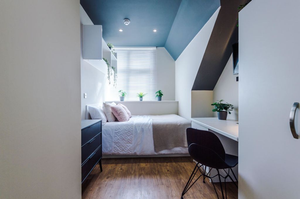 Property photo 2 of 11 Flat 15, Unw, 2