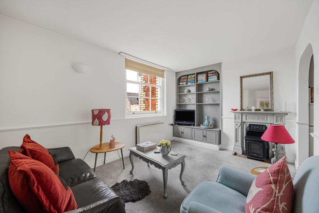 Property photo 2 of 13 Sitting Room