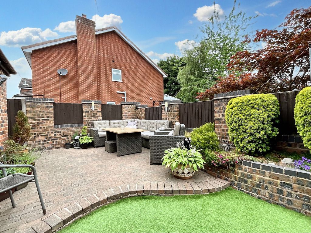 Property photo 2 of 25
