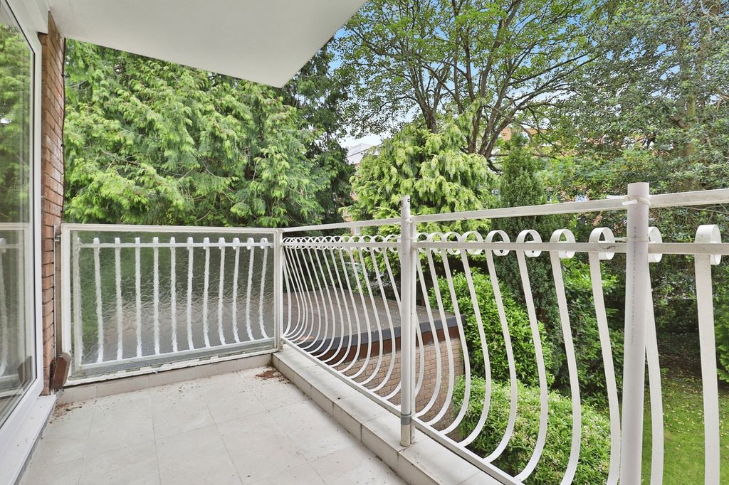 Property photo 2 of 17 Photo