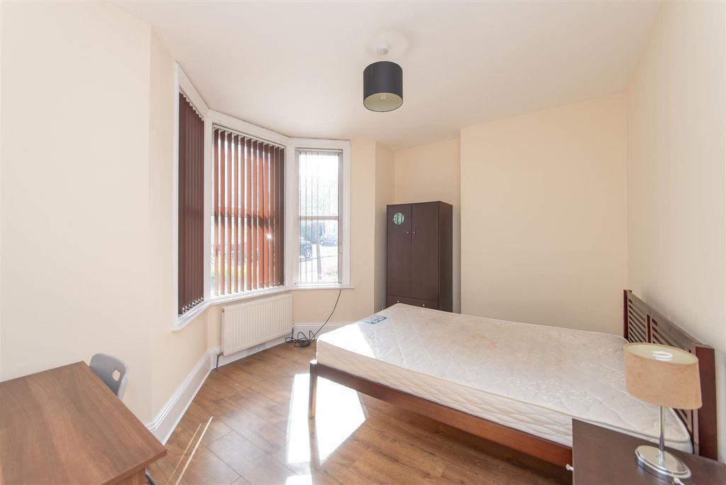 Additional image 25 of 6 bed flat for saleAmble Grove, Sandyford, Newcastle Upon Tyne NE2