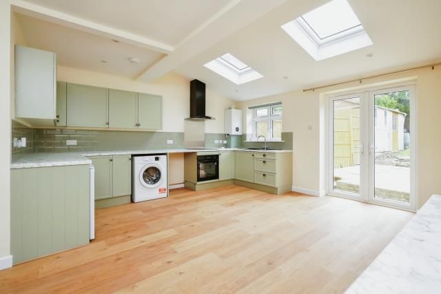 Property photo 1 of 21 Kitchen