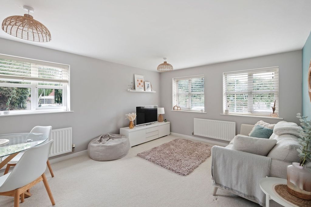 Property photo 3 of 11