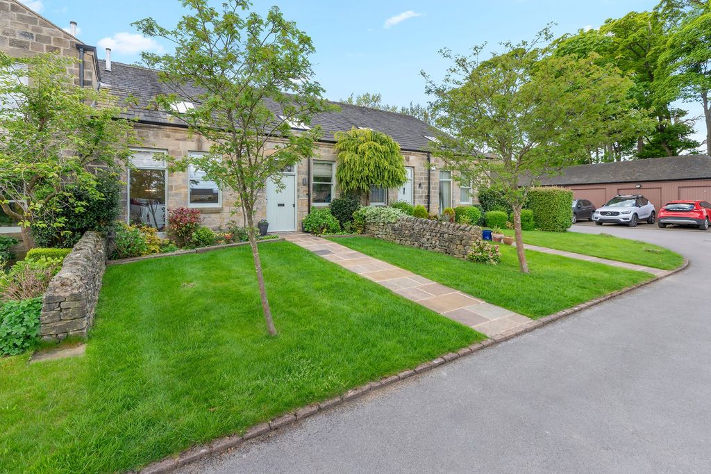 Property photo 2 of 40