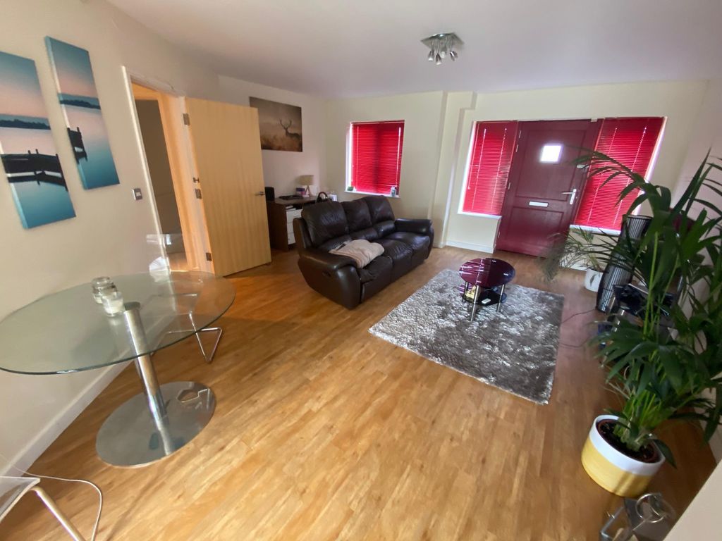 Property photo 2 of 7 Living Room