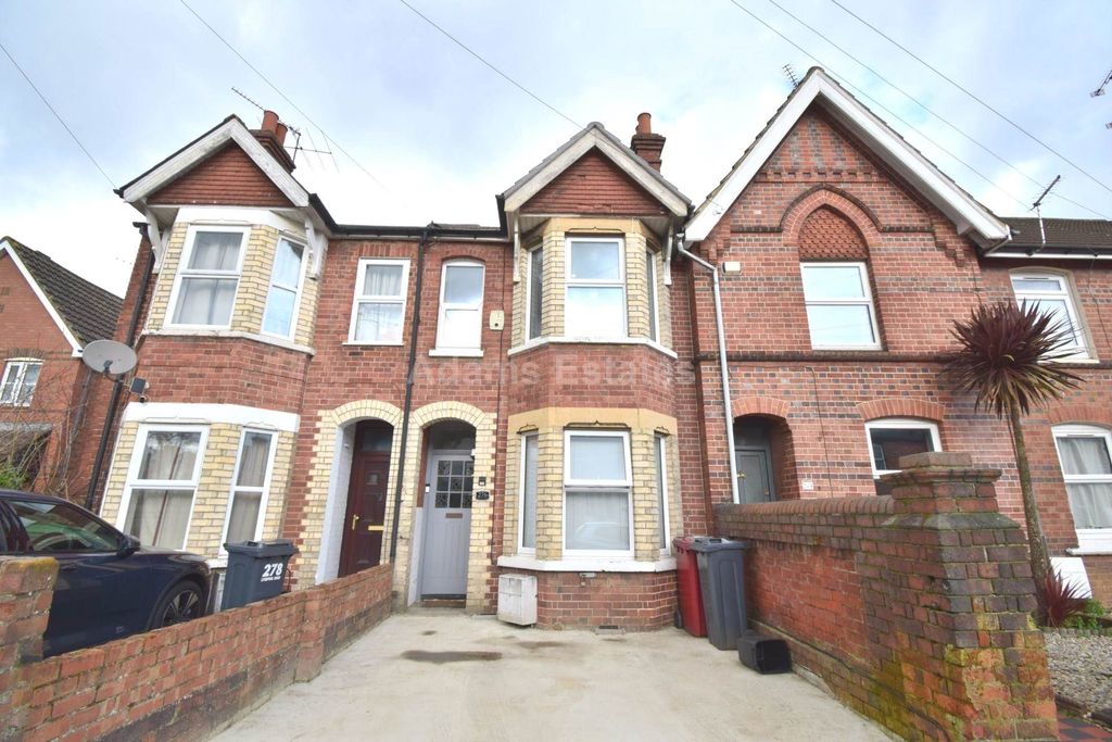 Property photo 1 of 6