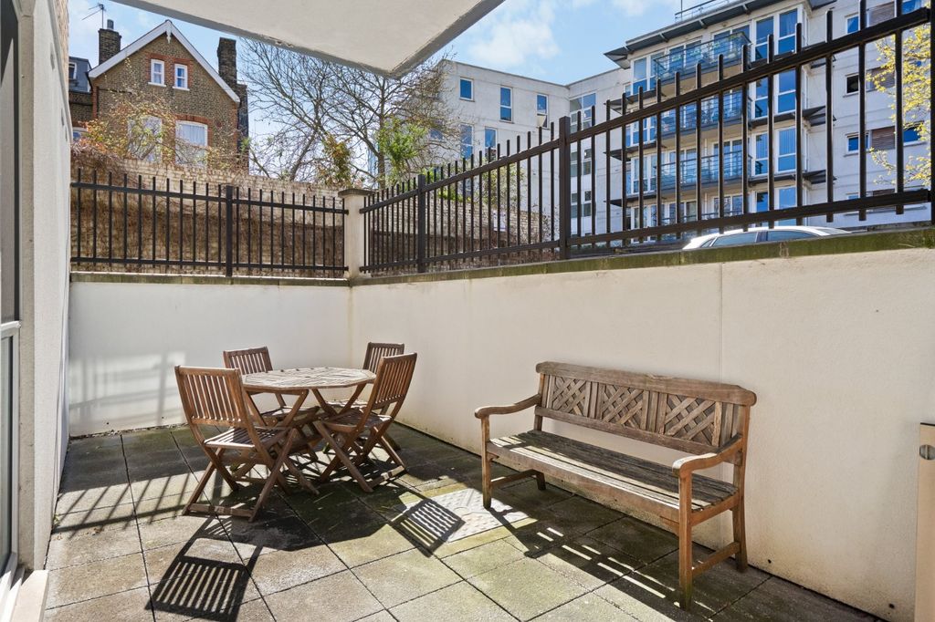 Property photo 1 of 23