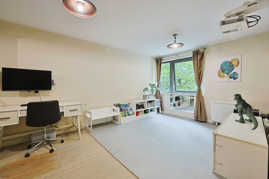 Property photo 3 of 9