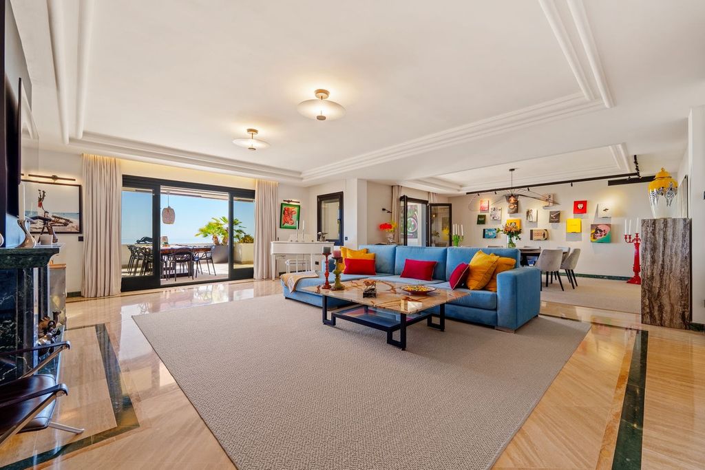 Property photo 2 of 39