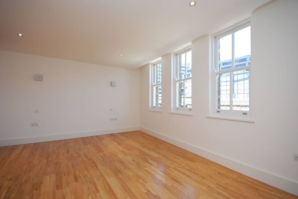 Property photo 2 of 3