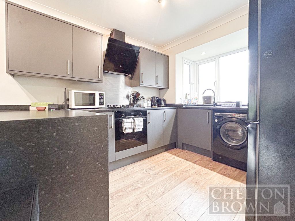 Property photo 2 of 31 Kitchen