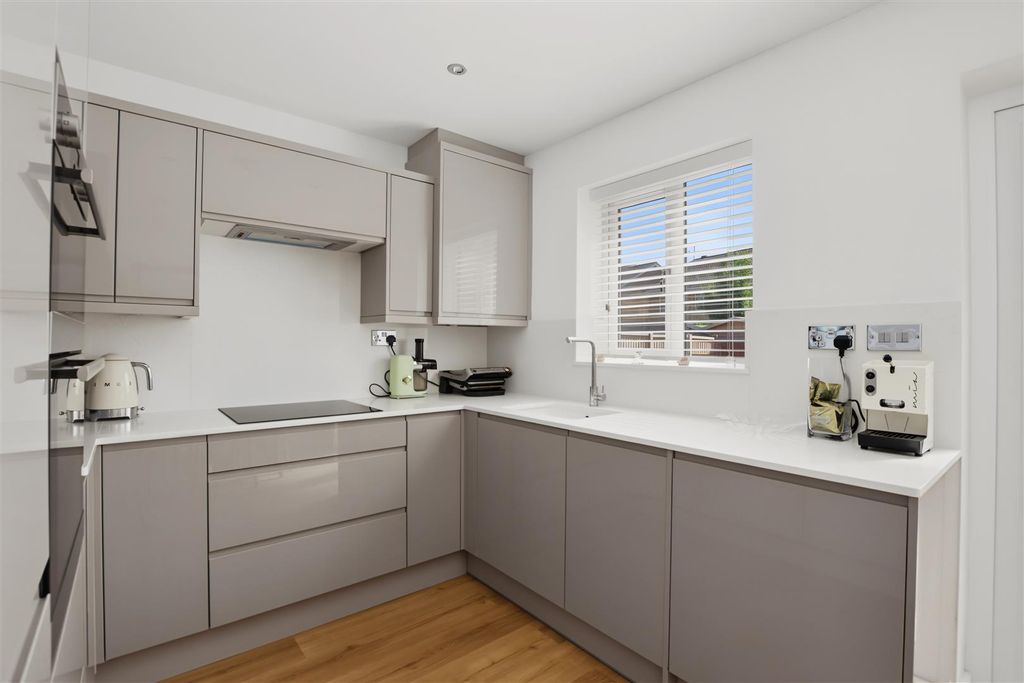 Property photo 3 of 18 Kitchen Diner