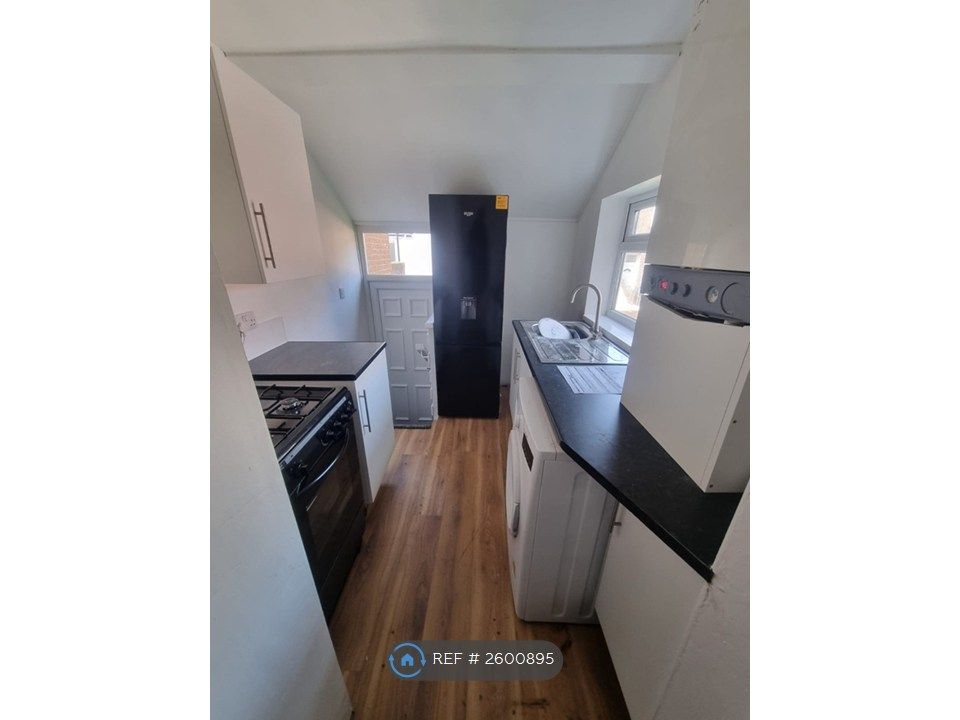 Property photo 2 of 17 Kitchen