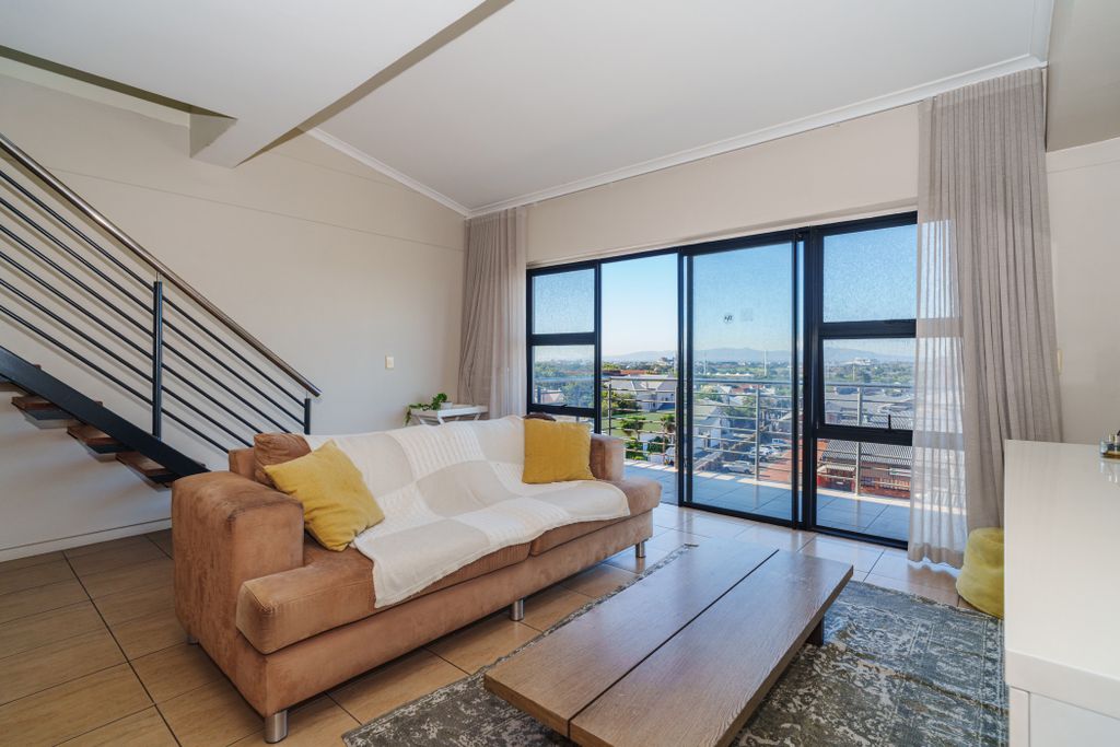 Property photo 1 of 35 Kw1702235