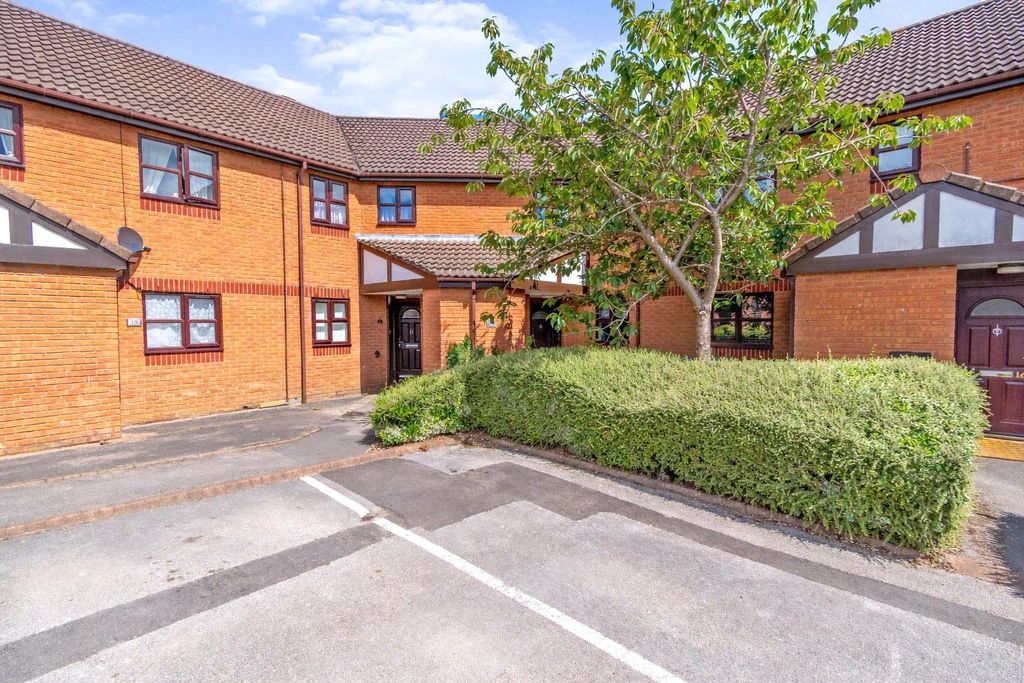 Property photo 1 of 15 Approach