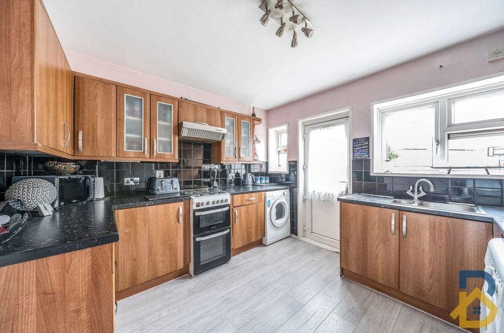 Property photo 3 of 10 Picture No. 26