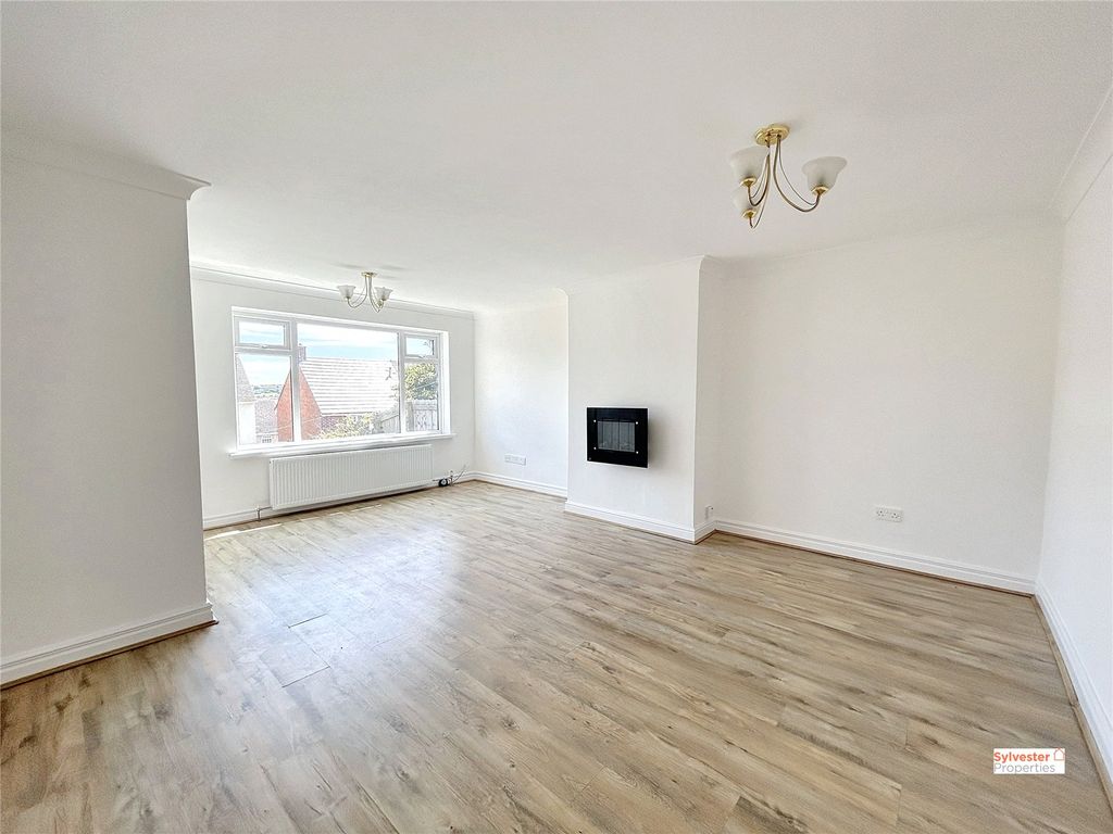 Property photo 2 of 20 Picture No. 11