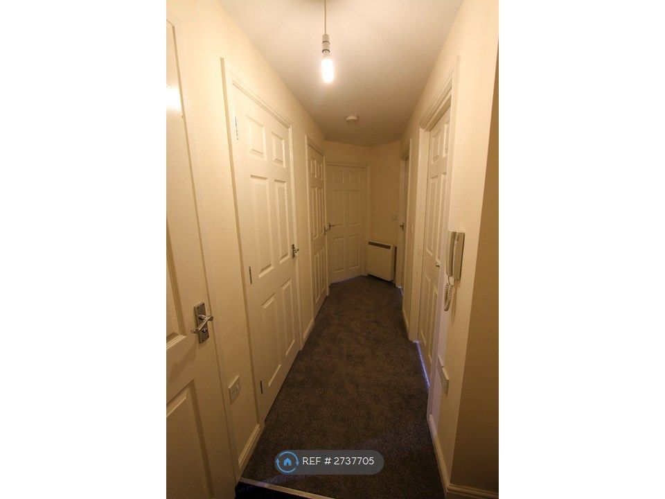 Property photo 2 of 15 Hallway