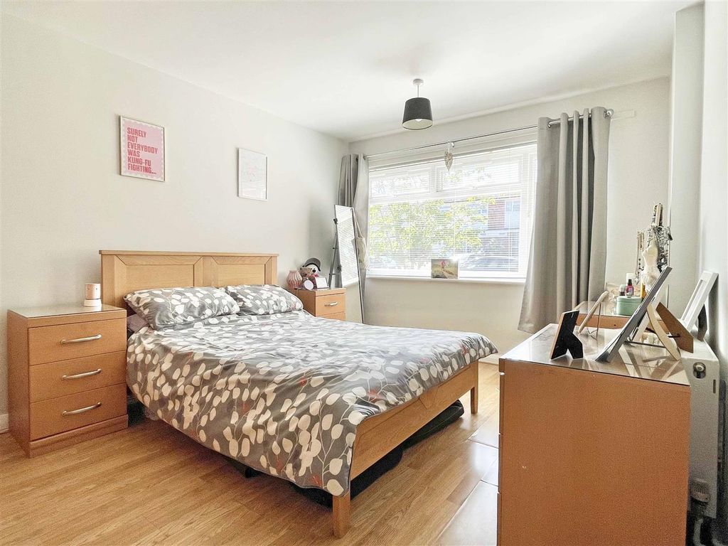 Property photo 3 of 20 1A.Jpg