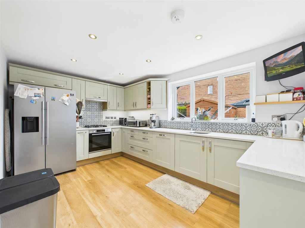 Property photo 3 of 15 Kitchen