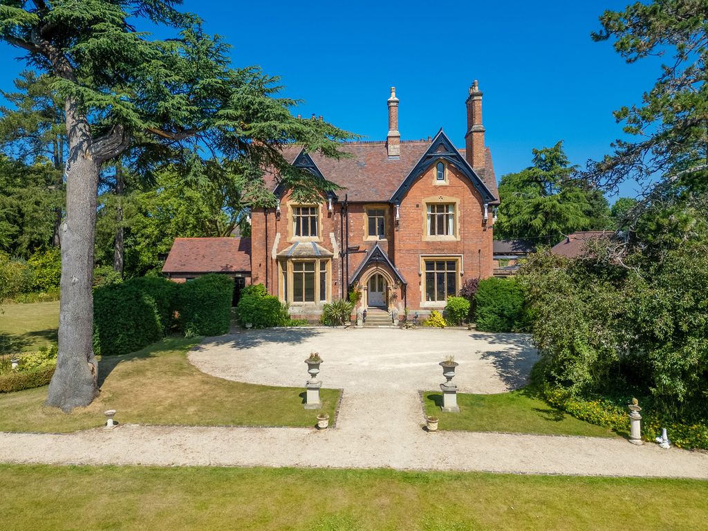 Property photo 1 of 41