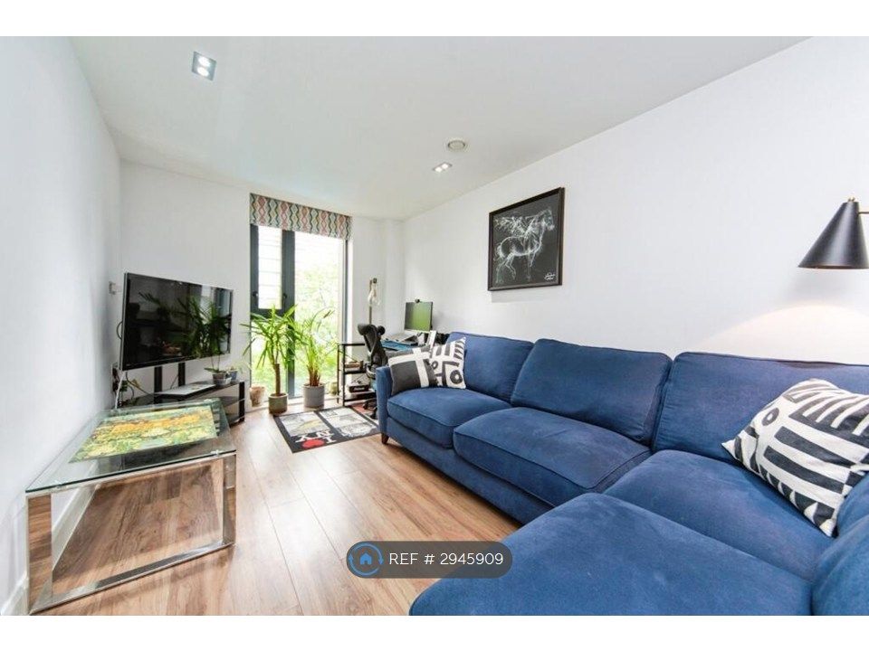 Property photo 3 of 20 Open Plan Lounge