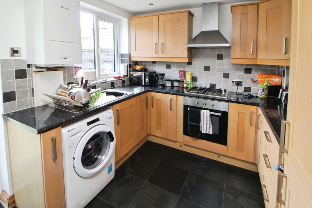 Property photo 3 of 8 Pbox-Img.Jpg