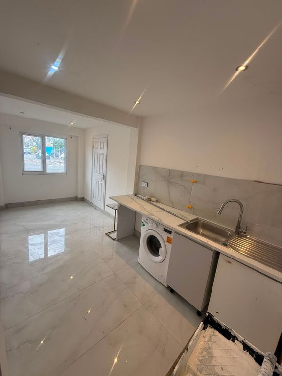 Property photo 1 of 3