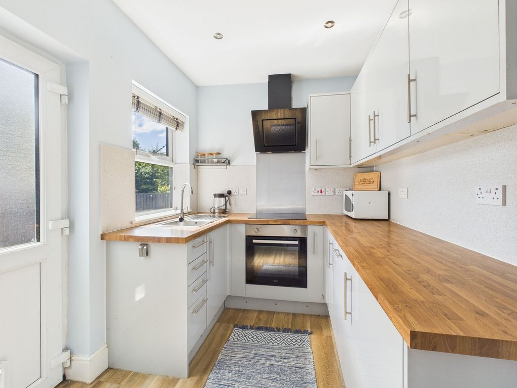Property photo 3 of 15 Kitchen