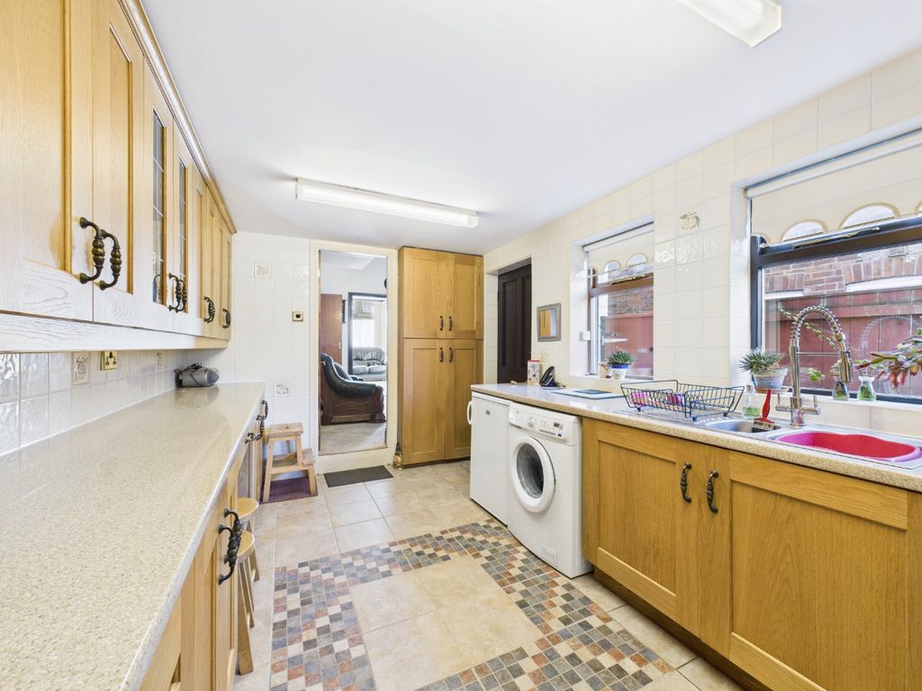 Property photo 3 of 12 4363489