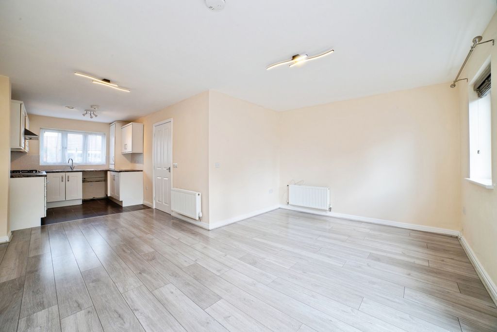 Property photo 2 of 15 Pbox-Img.Jpg