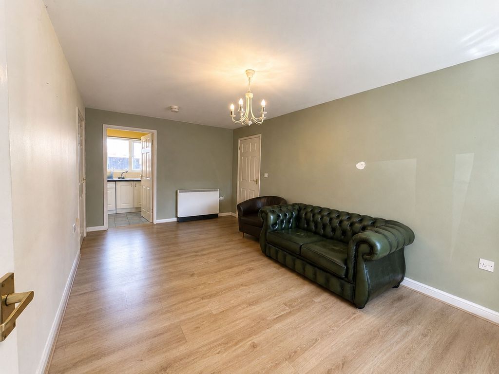 Property photo 1 of 6 Living Room