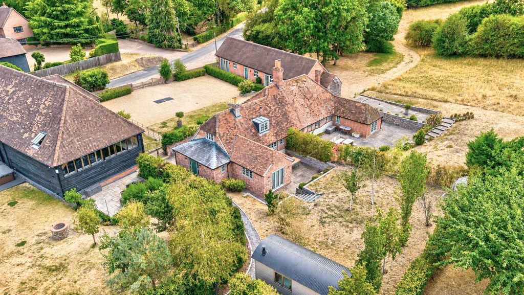 Property photo 1 of 18