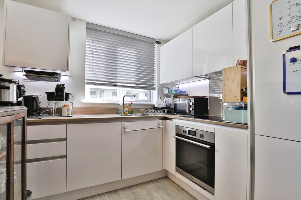 Property photo 3 of 18 Photo