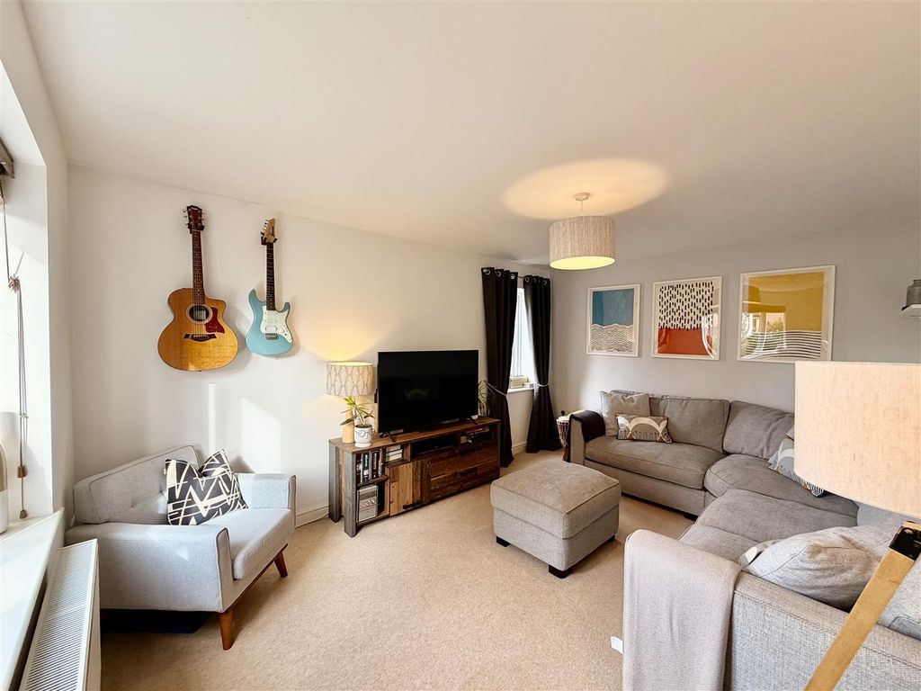 Property photo 2 of 20 2