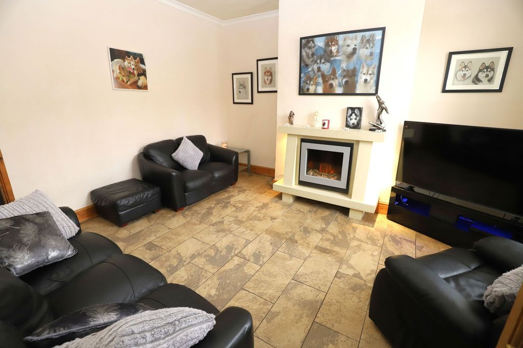 Property photo 3 of 36