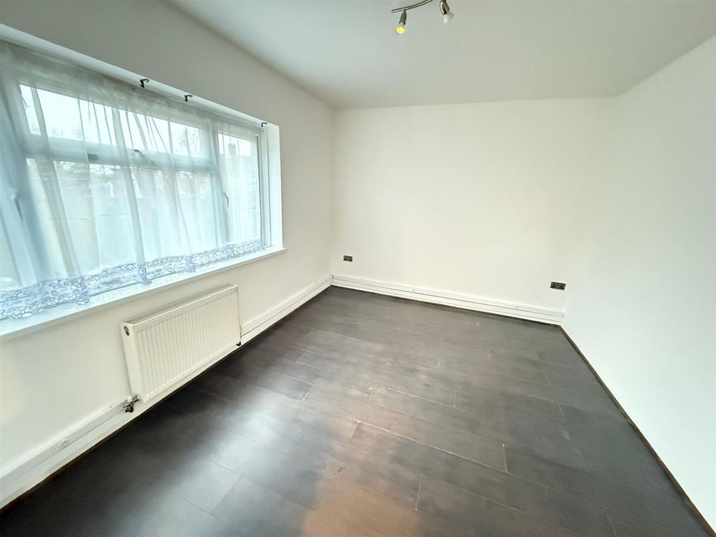 Property photo 2 of 8 2.Jpg