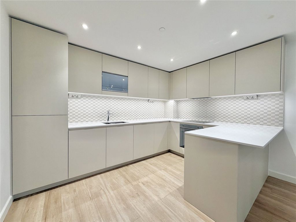 Property photo 2 of 21 Picture No. 01