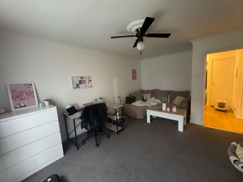 Property photo 3 of 10 Picture No. 02