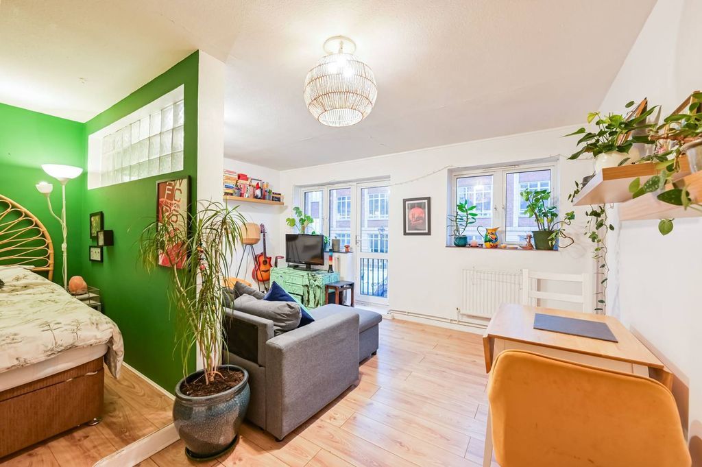 Property photo 2 of 12