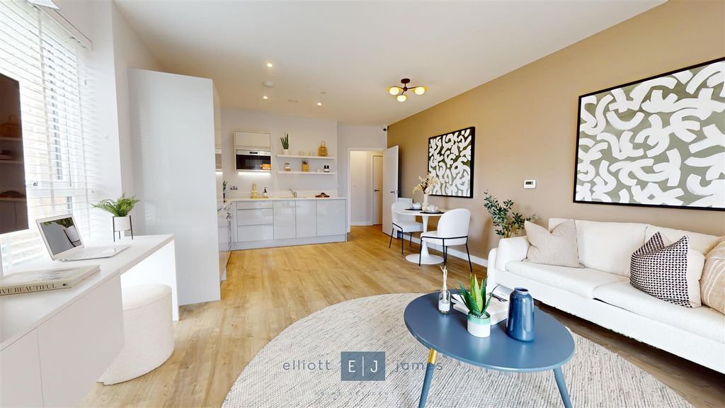 Property photo 3 of 14